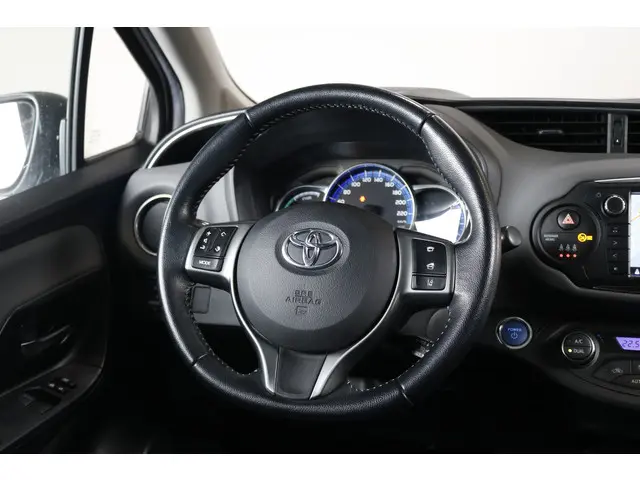 Toyota Yaris 1.5 Hybrid Trend 2016 Hybride Benzine 22