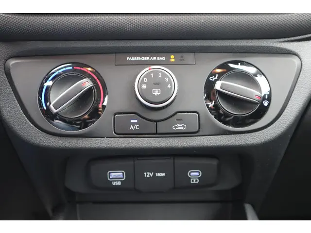 Hyundai i10 1.0 PREMIUM 2025 Benzine 28