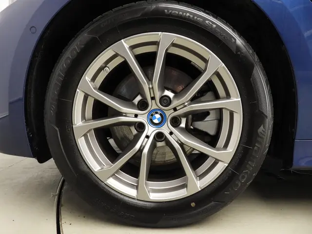 BMW 3 Serie Touring 320e 2023 Hybride Benzine 57