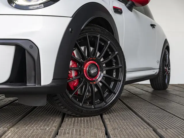 MINI 3-Deurs John Cooper Works 2022 Benzine 15