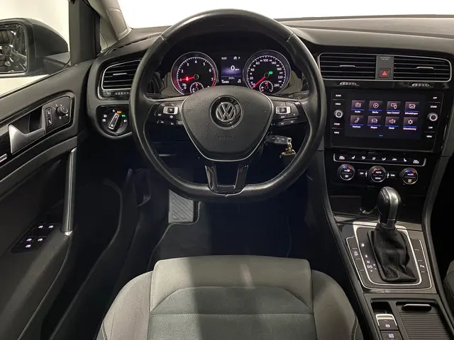 Volkswagen Golf 2