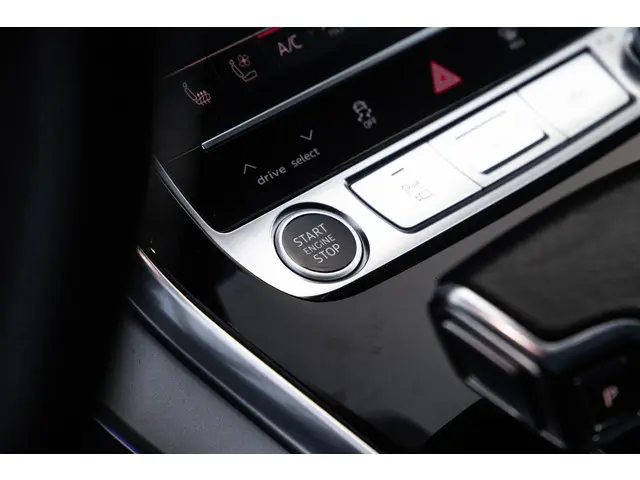 Audi Q7 SQ7 S-Line Grijs kenteken 2020 Diesel 23