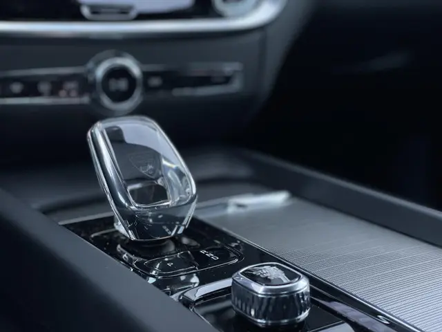 Volvo S60 2.0 B4 Plus Dark 2023 Benzine 23