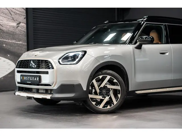 MINI Countryman 1.5 C Favoured M 2024 Benzine 3