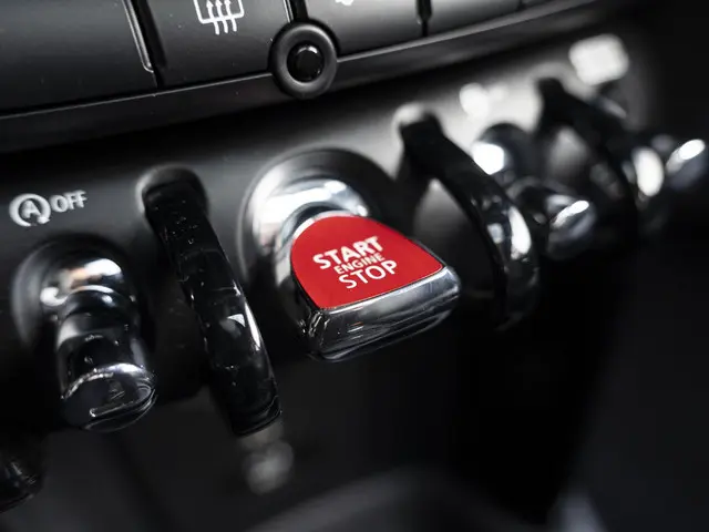 MINI 3-Deurs John Cooper Works 2022 Benzine 35