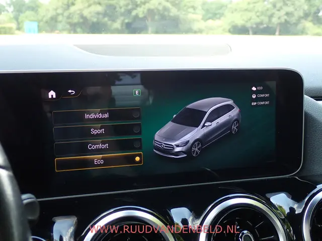Mercedes-Benz B-Klasse 180D 2019 Diesel 17