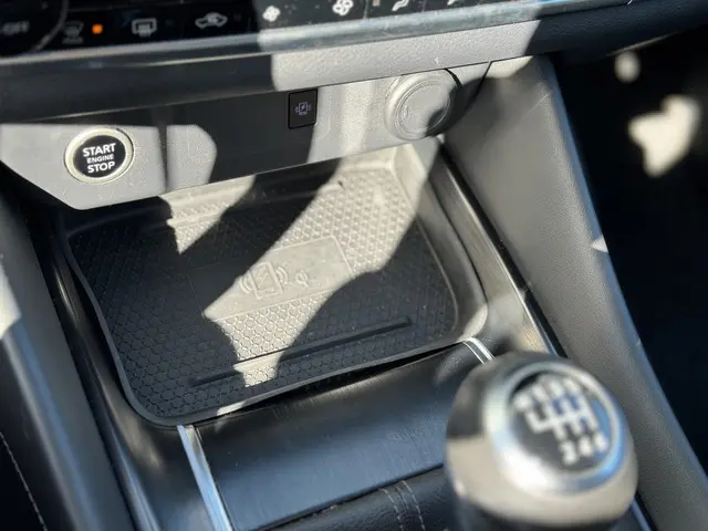 Nissan QASHQAI 1.3 MHEV N-Style 2022 Hybride Benzine 26