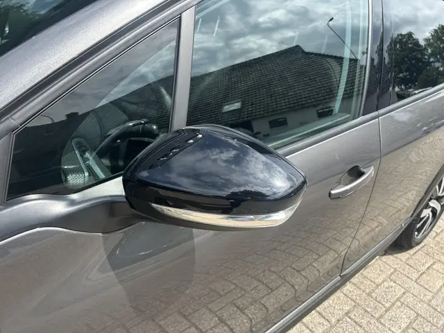 Peugeot 2008 1.2 Turbo 110 PK GT-line 2017 Benzine 23