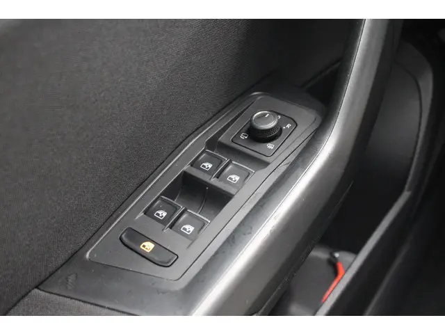 Volkswagen T-Roc 1.5 TSI Sport 2020 Benzine 18