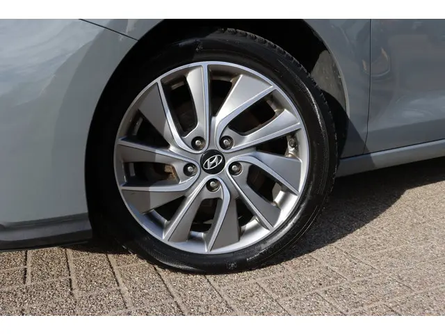 Hyundai i30 1.0 T-GDI Premium N-Line 2019 Benzine 2