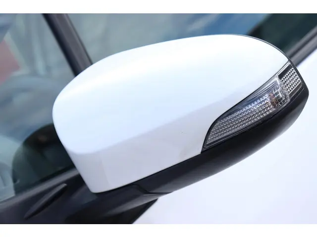 Toyota Yaris 1.5 Hybrid Dynamic, 2017 Hybride Benzine 37