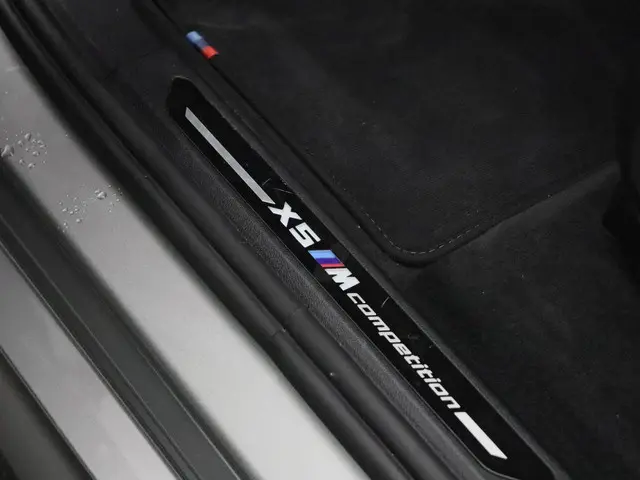 BMW X5 M Competition 2022 Benzine 17