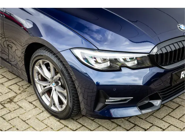 BMW 3 Serie Touring 320i Sportline 2021 Benzine 46