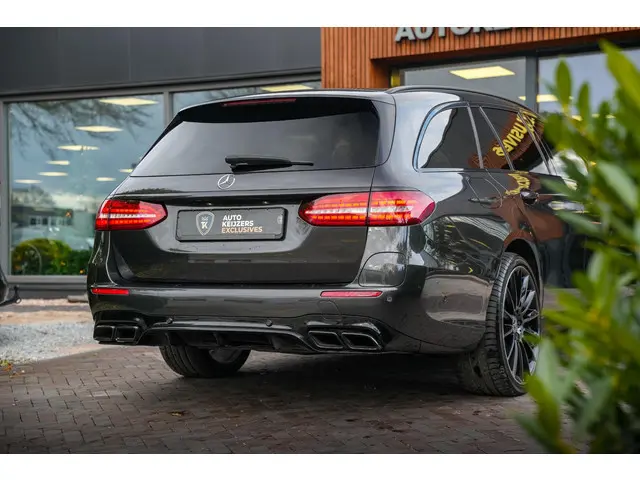 Mercedes-Benz E-Klasse E300 de 2022 Hybride Diesel 11