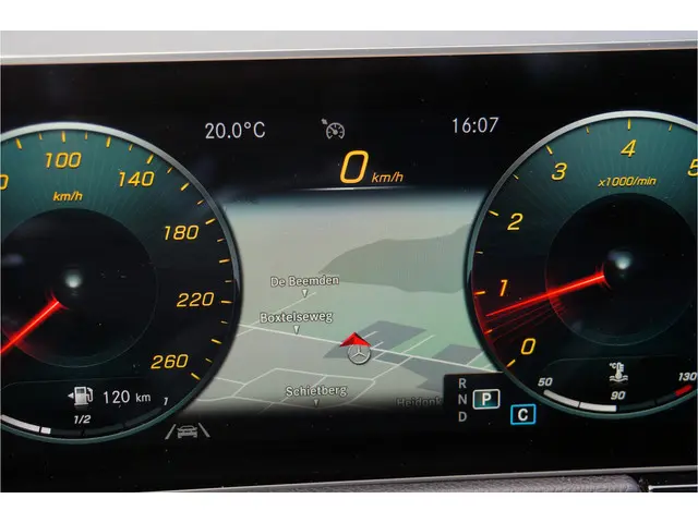 Mercedes-Benz GLA GLA 250 4M AMG Line 2020 Benzine 25