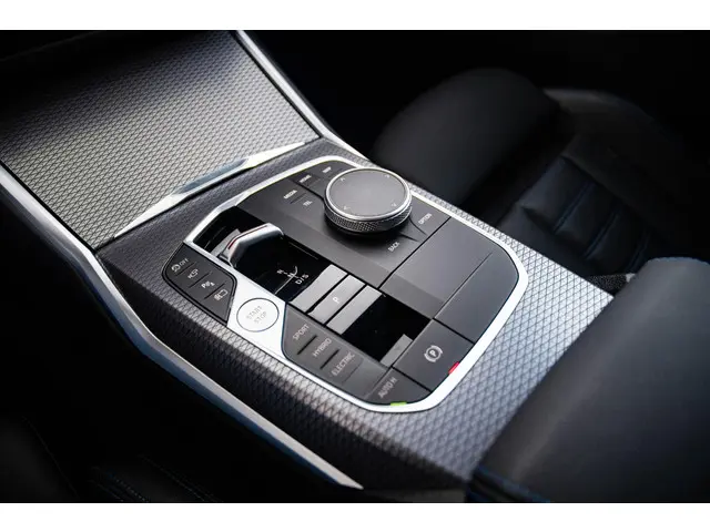 BMW 3 Serie 330e 2025 Hybride Benzine 17