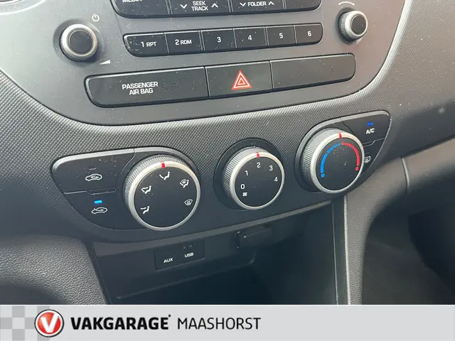 Hyundai i10 1.0i i-Motion Airco 2017 Benzine 11