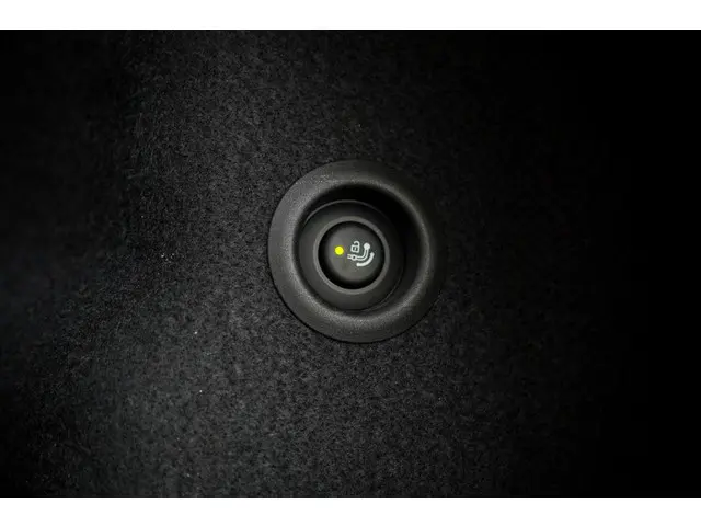 BMW 2 Serie Active Tourer 220i 2023 Hybride Benzine 22