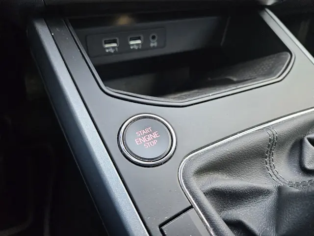 SEAT Arona 1.0 TSI Style Business Intense 2018 Benzine 23