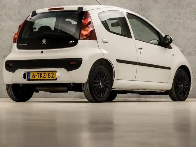 Peugeot 107 1.0 Active Sport 2014 Benzine 5