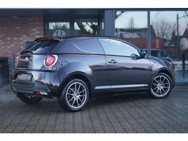 Alfa Romeo MiTo 0.9 TwinAir Esclusivo 2014 Benzine 3