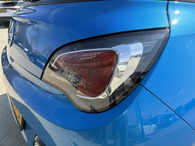 Opel ADAM 1.0 Turbo 90pk BlitZ 2019 Benzine 32