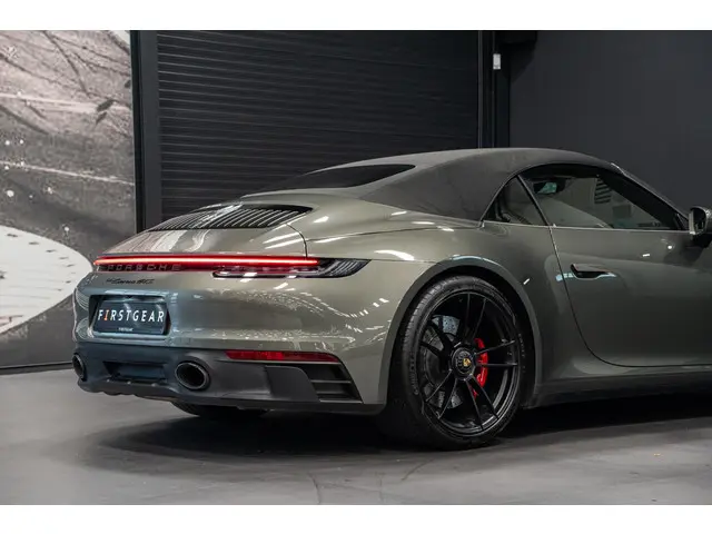 Porsche 911 Cabrio 3.0 Carrera GTS 2022 Benzine 35