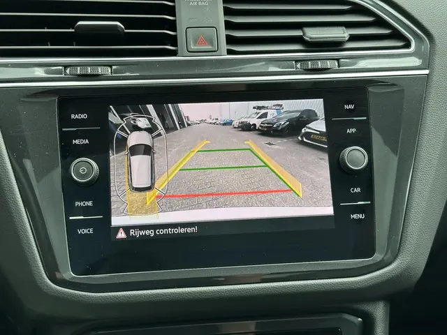 Volkswagen Tiguan 1.5 TSI R-Line 2023 Benzine 39