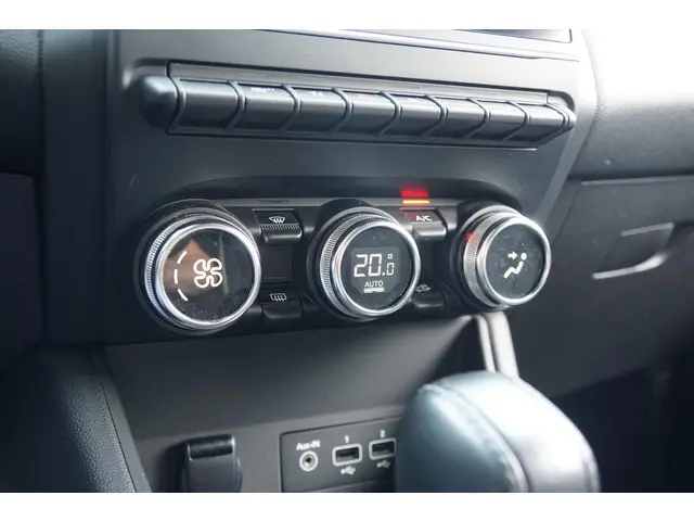 Renault Captur 1.3 TCe 140 2021 Benzine 33