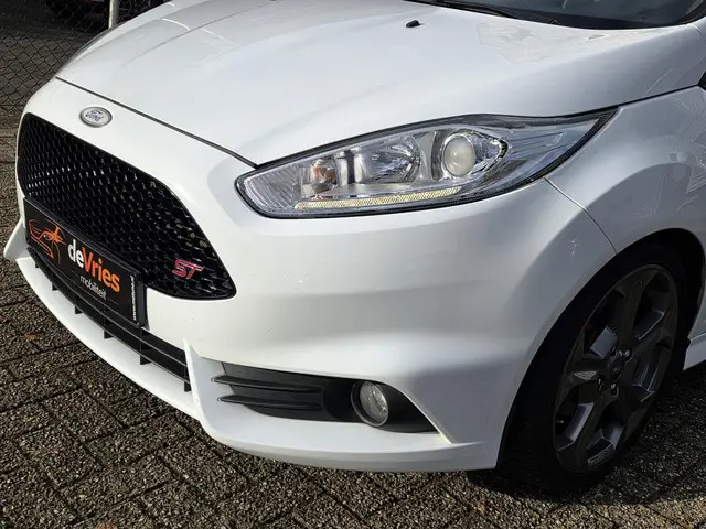 Ford Fiesta 1.6 ST2 2015 Benzine 24