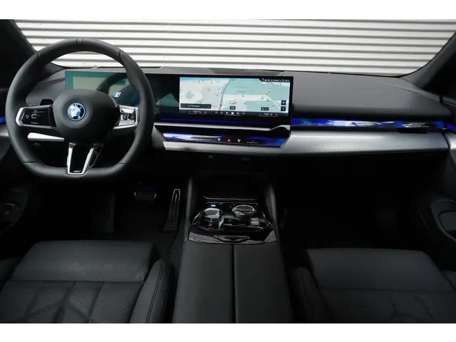 BMW i5 Touring eDrive40 2025 Elektrisch 9