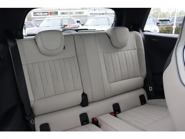 MINI 3-Deurs Cooper E | Favoured L 2025 Elektrisch 12