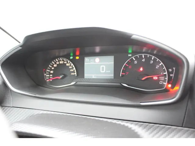 Peugeot 208 1.2 PureTech 75 Style 2025 Benzine 19