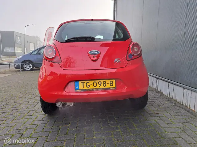 Ford Ka 1.2 Champions Edition start/stop 2013 Benzine 8