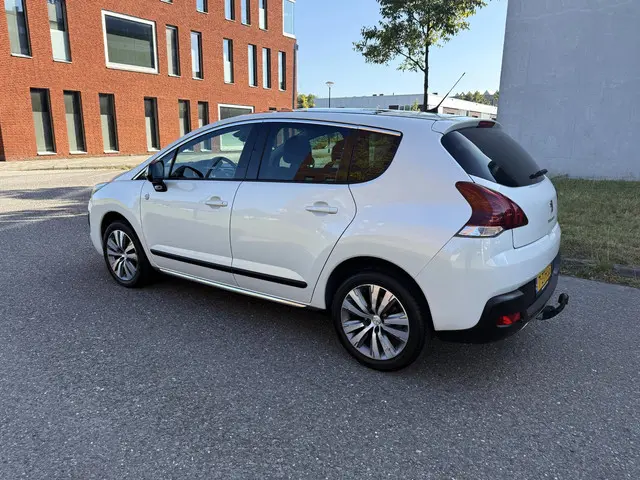 Peugeot 3008 1.6 THP 156PK Crossway 2015 Benzine 2