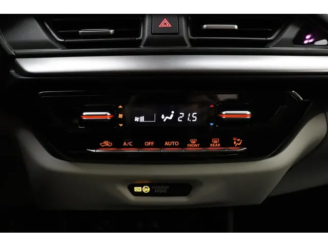 Suzuki Swift 1.2 Style Smart Hybrid 2025 Benzine 21