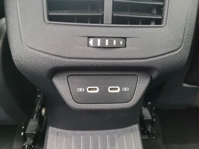 Volkswagen T-Roc 1.0 TSI Style 2023 Benzine 29