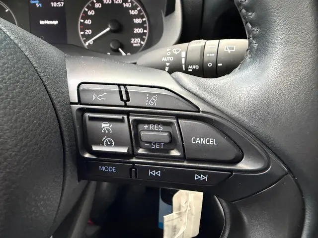 Toyota Yaris 1.5 Hybrid Active 2022 Hybride Benzine 17