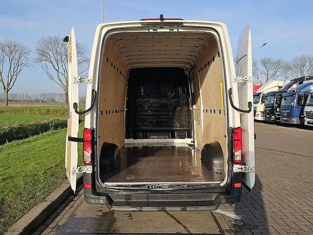 MAN TGE 3.140 2021 Diesel 11