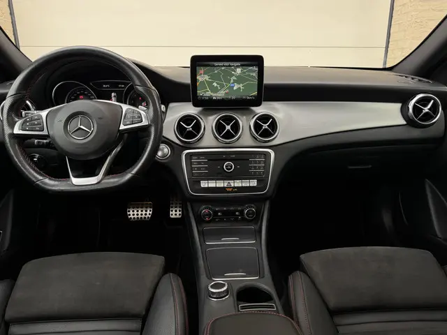 Mercedes-Benz GLA 180 AMG Aut 2019 Benzine 12