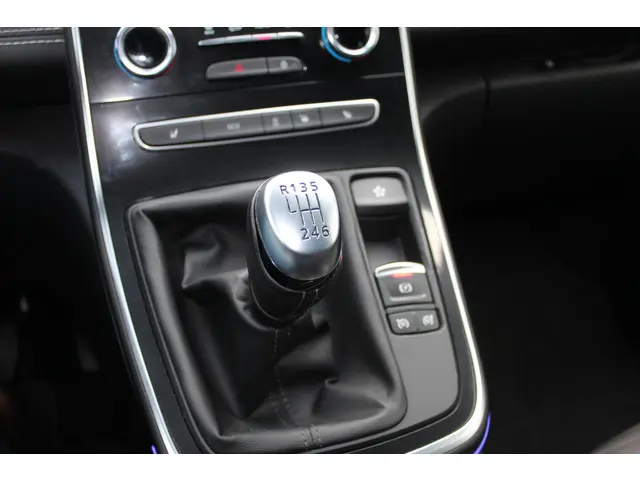 Renault Scénic 1.3 TCe Bose 140 pk 2020 Benzine 34