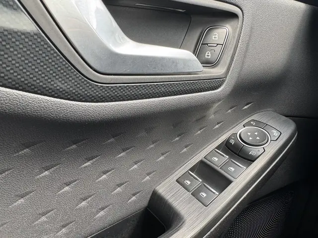 Ford Kuga 2.5 PHEV ST-Line 2020 Hybride Benzine 35