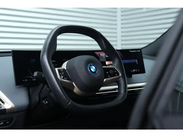 BMW iX xDrive40 2023 Elektrisch 16