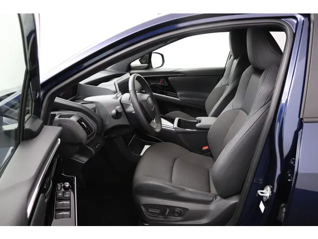 Toyota bZ4X Business Plus 71 kWh 2025 Elektrisch 16