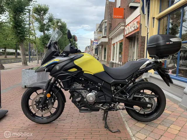 Suzuki V-Strom 2