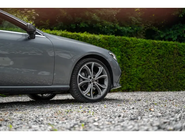 Mercedes-Benz E-Klasse Cabrio 200e 4MATIC 2021 Benzine 27