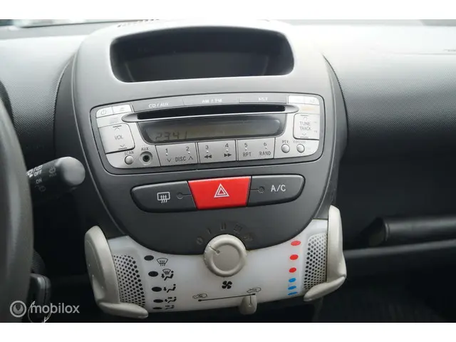 Toyota Aygo 1.0 VVT-i Comfort met Airco 2013 Benzine 13