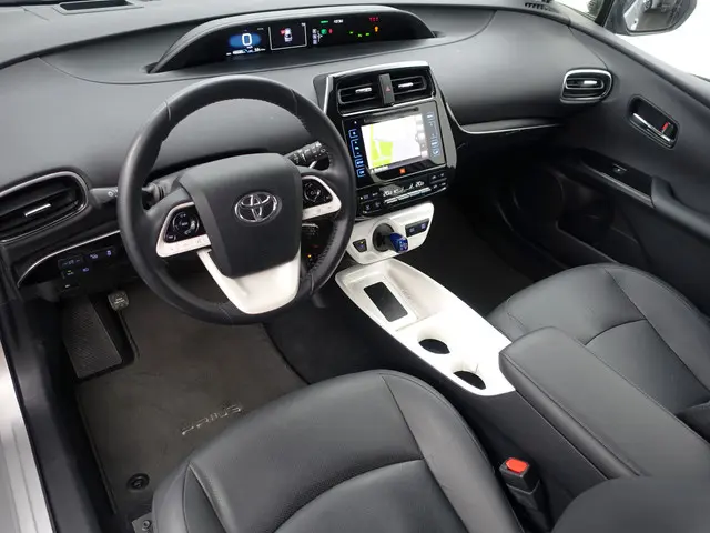 Toyota Prius 1.8 Dynamic+ Aut- 2017 Hybride Benzine 2