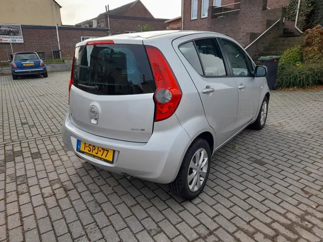 Opel Agila 1.0 Berlin 2013 Benzine 7