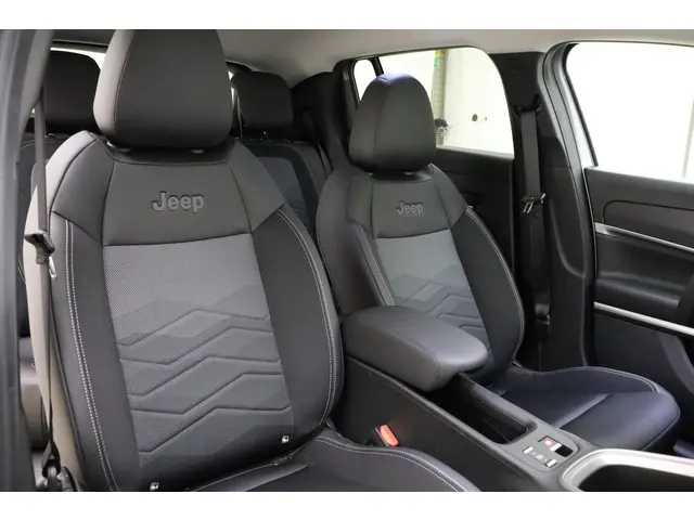 Jeep Avenger 1.2 e-Hybrid Summit 2025 Hybride Benzine 10